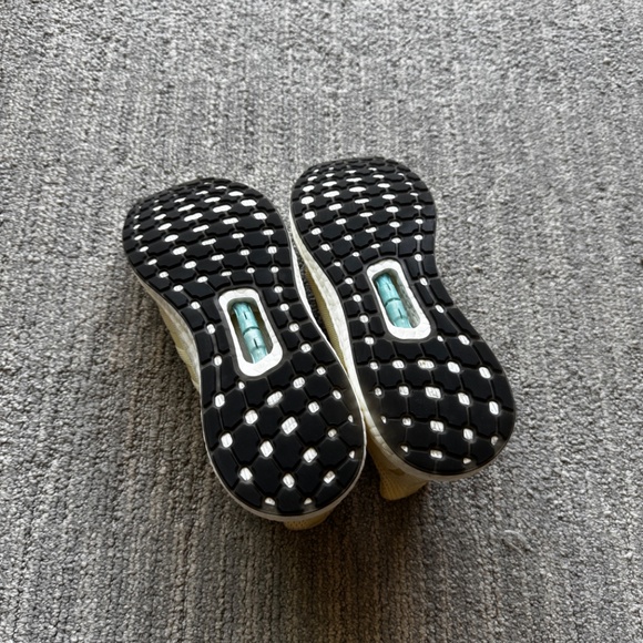 adidas UltraBoost Made To Be Remade men's size 8 - Picture 2 of 2